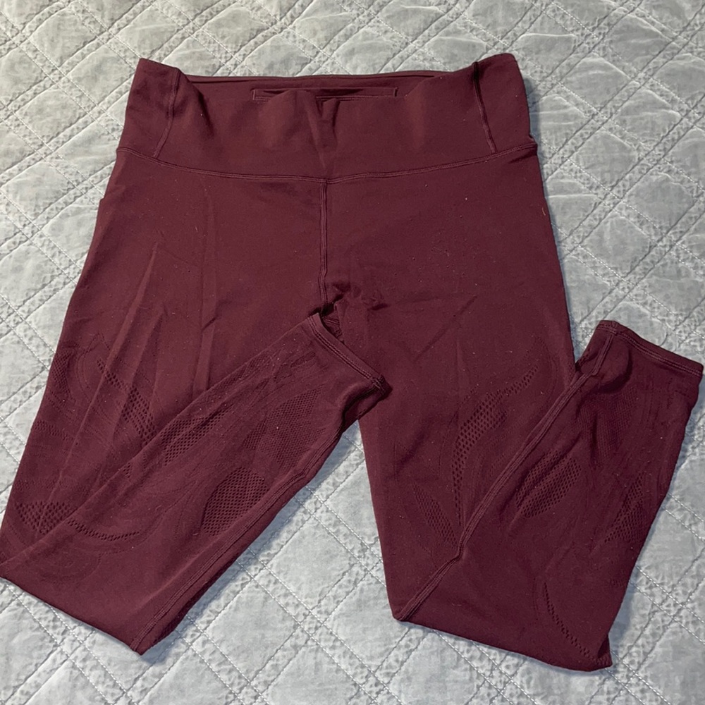 lululemon maroon leggings tights with pattern